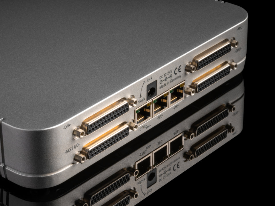 STAGETEC - NEXUS compact Rückseite mit Anschlüssen und Schnittstellen